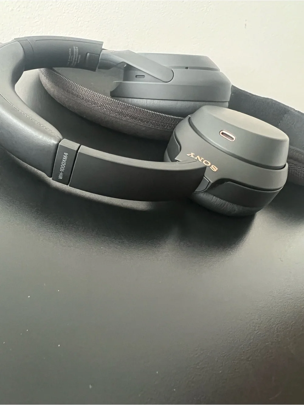 Sony WH-1000XM4 Wireless Noise Canceling Bluetooth Headphones Black Open Box